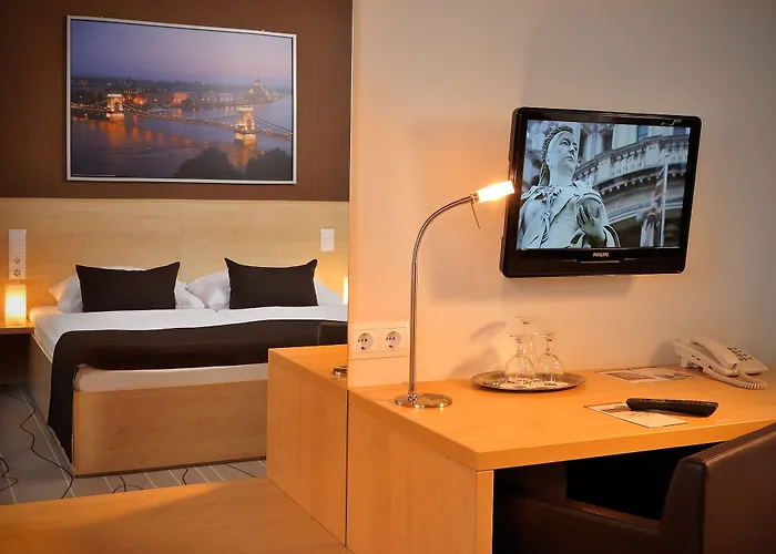 Promenade City Hotel