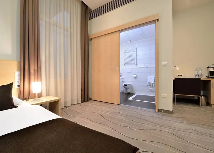 Promenade City Hotel